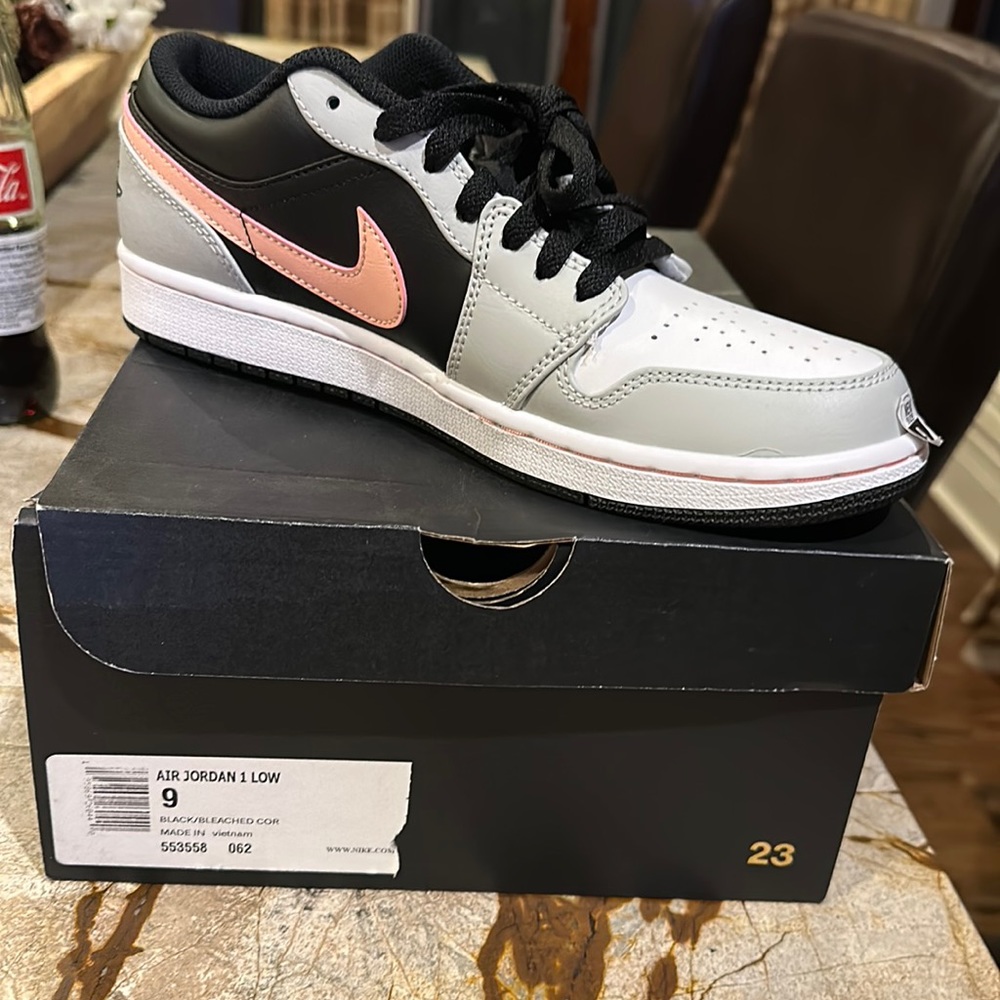 Air Jordan 1 Low